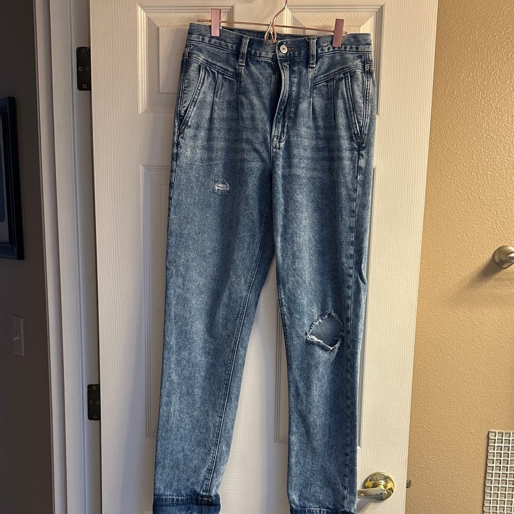American Eagle Outfitters Women's Relaxed Distressed Jeans